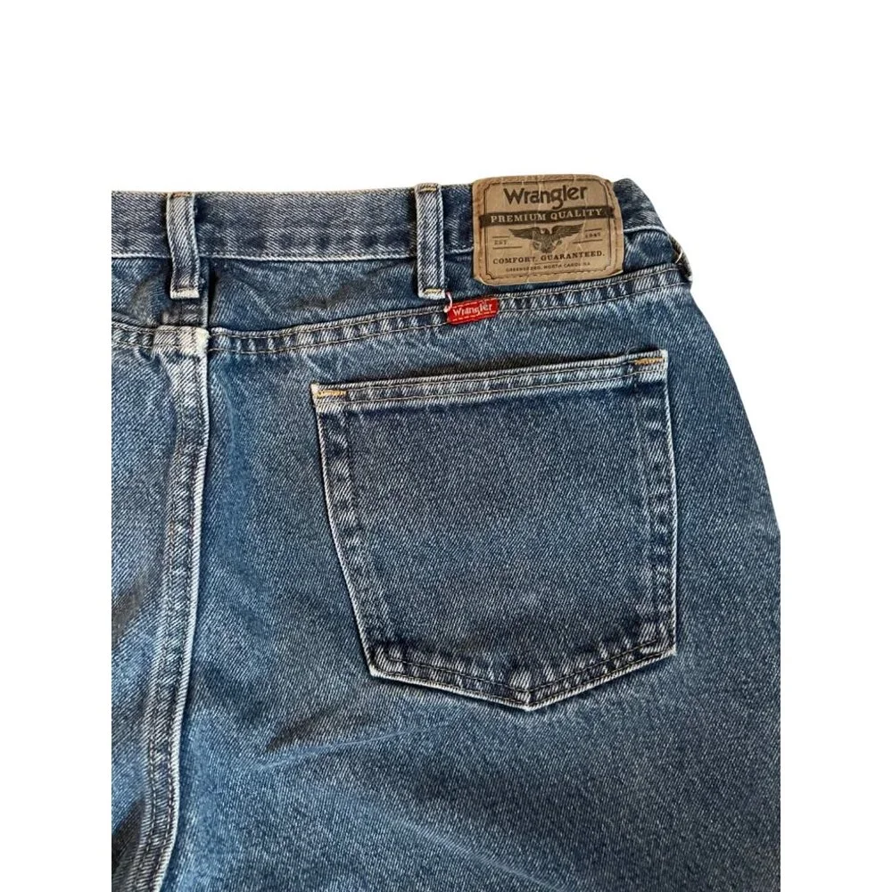 Wrangler Blue Denim Jeans Men's Size 40x32 Classic Fit 100% Cotton - Picture 1 of 7